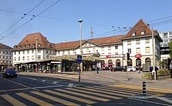 Fotografía general de la estación ferroviaria de Friburgo en Suiza