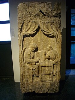 Relieve histórico de pago de impuestos en caliza de Jaumont en Metz