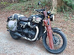 Triumph Bonneville T100 con refrigeración líquida