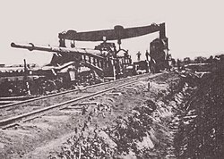 El Paris-Geschütz durante la fase de montaje en instalaciones militares.