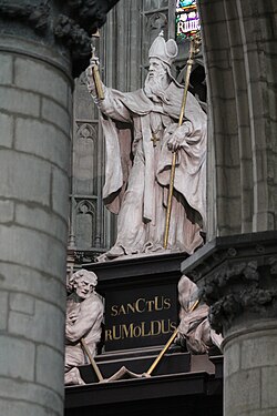 Grupo escultórico de San Rumoldo con sus asesinos en la catedral de Malinas