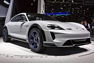 Porsche Taycan expuesto en el Salón de Ginebra de 2018