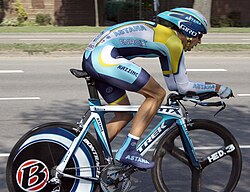Andreas Klöden compitiendo en una contrarreloj del Eneco Tour 2009 con Astana
