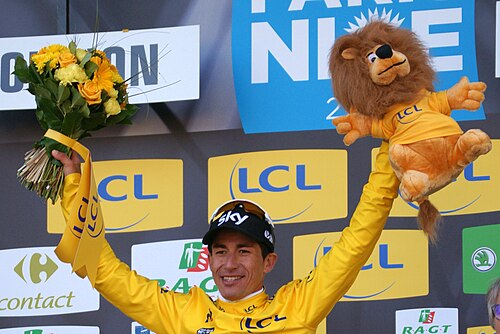 Henao celebrando en la París-Niza