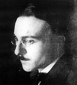 Retrato fotográfico de Fernando Pessoa.