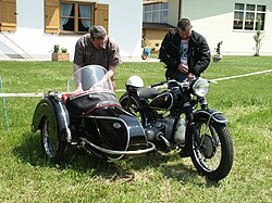 Motocicleta BMW con sidecar