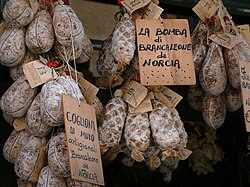 Embutidos tradicionales de Nursia