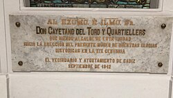Placa dedicada a don Cayetano del Toro en el interior del museo