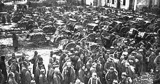 Prisioneros y cañones rusos capturados en la batalla de Tannenberg