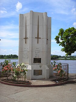 Monumento dedicado a los héroes de la Batalla de La Humareda.