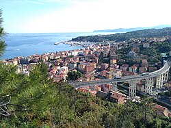 Vista panorámica de la zona costera de Varazze