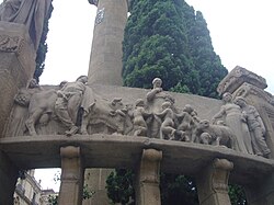 Relieve escultórico en la balaustrada