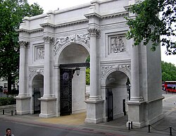 Marble Arch, monumento histórico situado en el West End de Londres.