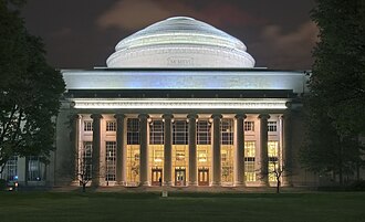 Fotografía del escudo y emblema institucional del Instituto Tecnológico de Massachusetts.
