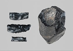 Trozos de obsidiana tallada