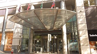 Entrada del edificio de Euronext Lisboa en la Avenida da Liberdade