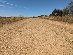 Detalle del firme de una calzada histórica en zonas rurales