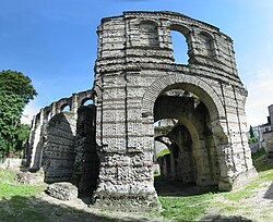 Vestigios del anfiteatro romano conocido como Palais Gallien