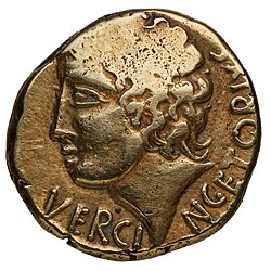 Estátero de oro acuñado con el nombre de Vercingétorix alrededor del año 60 a. C.