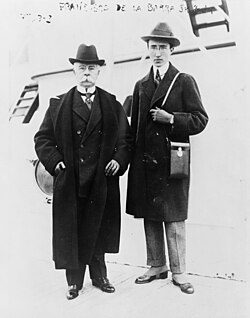 Fotografía de Francisco León de la Barra junto a su hijo en 1916.