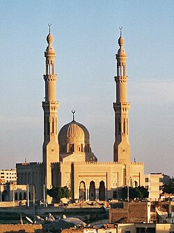 Alminares de la mezquita El-Tabia en Asuán, Egipto.