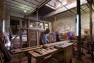 Trabajo en un taller de carpintería tradicional