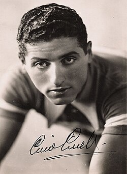 Fotografía histórica de Cino Cinelli hacia 1940