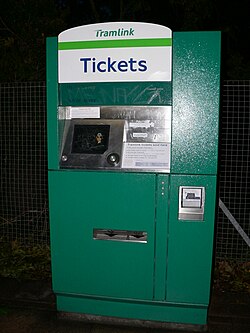 Máquina expendedora de boletos en una parada de Tramlink