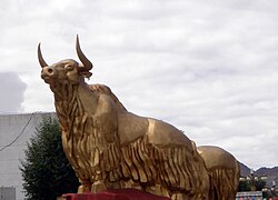 Estatua de un yak en Lhasa