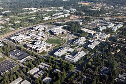 Vista aérea del lado oeste del campus