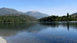Vista panorámica del lago Steffen en la Patagonia argentina