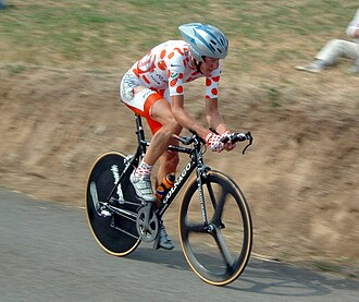 Michael Rasmussen con el maillot de la montaña