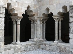 Claustro románico del siglo XIII