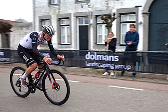 Tadej Pogačar celebrando su victoria en la Amstel Gold Race 2023