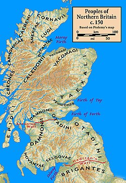 Mapa histórico de las etnias de Caledonia alrededor del año 150 mostrando los muros de Adriano y Antonio.