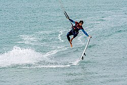 Strapless kitesurfer en Los Lances