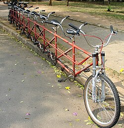 Tándem de gran capacidad para diez ciclistas
