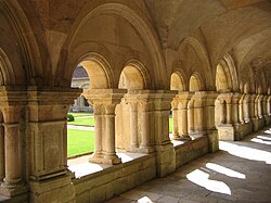 Claustro de la abadía de Fontenay