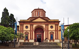 Fachada del museo