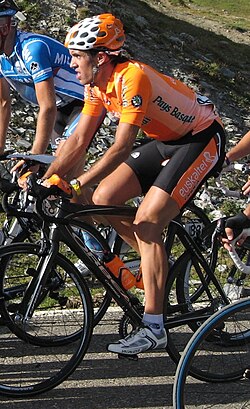 Koldo Fernández de Larrea ascendiendo el puerto de Bonaigua en la Vuelta a España 2008
