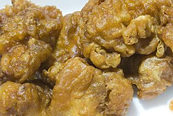 Tori no karaage, pollo frito japonés.