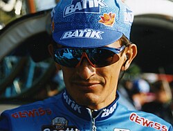 Fotografía de perfil y datos biográficos de Francesco Frattini