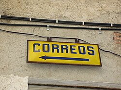 Cartel antiguo de Correos en Benimantell, Alicante