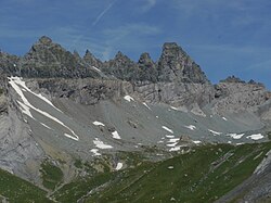 Afloramiento del cabalgamiento de Glaris en los cantones suizos de Glaris y Graubünden.