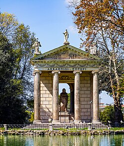 Jardín del lago con templo de Esculapio