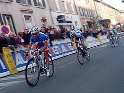 Thomas Voeckler compitiendo durante la cuarta etapa de la París-Niza 2011