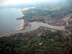 Vista del estuario del Bidasoa y el aeropuerto