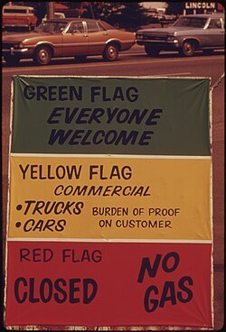 Letreros de restricciones en gasolineras de Oregón