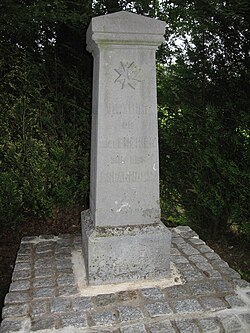 Estela conmemorativa en el lugar de la batalla