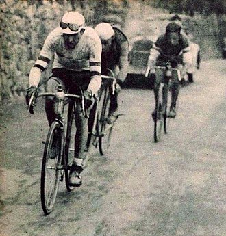 Ciclistas en el Giro de Lombardía 1936